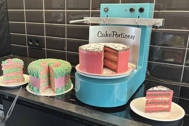Cutting Cakes Made Easy with CakePortiiner - 